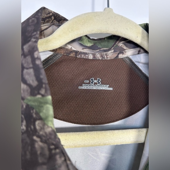 Medium Under Armour Camo Hunting Shirt, Small but Fits Like Loose Medium - Picture 4 of 11